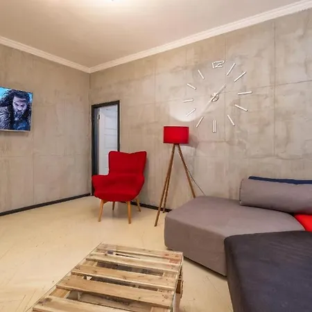 2 15 Seconds From Main Street Szófia