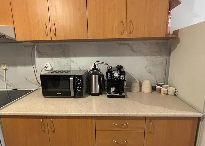 2 15 Seconds From Main Street Szófia