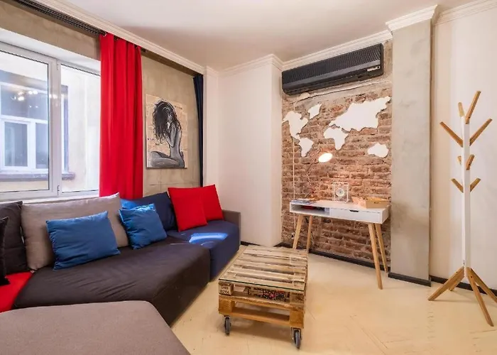 2 15 Seconds From Main Street * Sófia